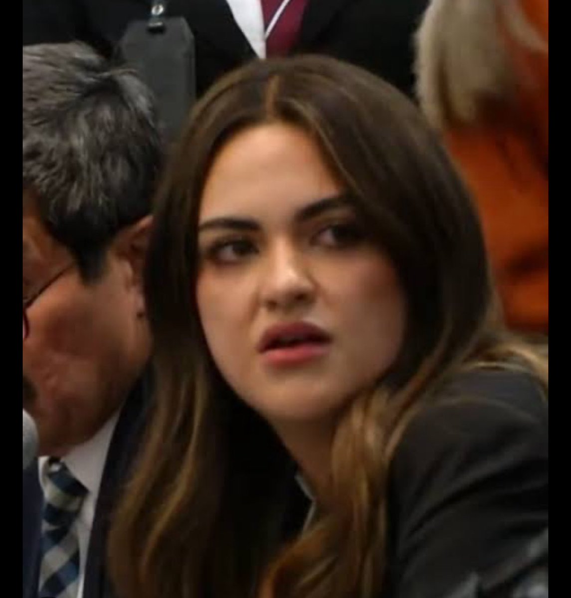 Cuando te enteras que el viejito recibió 79 millones de pesos en “herencias” y a ti solo te dio una jirafa! 😂🤡..