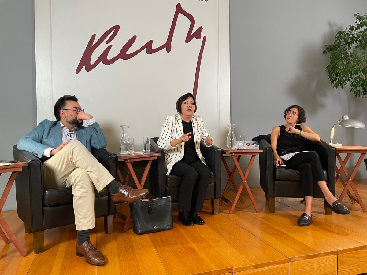 Center for Middle East and Global Order (CMEG) (@cmeg_mideast) on Twitter photo Last week, our Distinguished Fellow Azadeh Kian and Director <a href="/AFathollahNejad/">Ali Fathollah-Nejad, PhD</a> took part in a panel discussion  at the <a href="/BKFVienna/">Bruno Kreisky Forum</a>, moderated by <a href="/solmazkhorsand/">Solmaz Khorsand</a>.
Our experts addressed the 12-day war, the effects and limits of #sanctions, and the state of Iranian civil #resistance. Last week, our Distinguished Fellow Azadeh Kian and Director <a href="/AFathollahNejad/">Ali Fathollah-Nejad, PhD</a> took part in a panel discussion  at the <a href="/BKFVienna/">Bruno Kreisky Forum</a>, moderated by <a href="/solmazkhorsand/">Solmaz Khorsand</a>.
Our experts addressed the 12-day war, the effects and limits of #sanctions, and the state of Iranian civil #resistance.