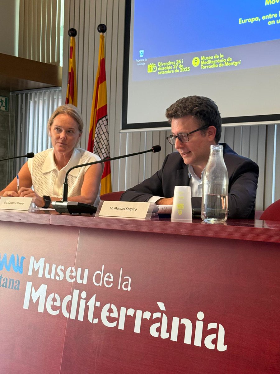 👥Assistim a la presentació dels objectius de la Comissió Europea pel nou curs polític, a càrrec de
<a href="/ManuelSzapiro/">Manuel Szapiro</a> , Director de la Representació de la <a href="/ComissioEuropea/">Comissió Europea 🇪🇺</a> a Barcelona, presentat i moderat per <a href="/susriverob/">Sus Rivero Baughman</a> , Secr. General del <a href="/movimenteuropeu/">Moviment Europeu català</a> 

#UniversitatEuropea