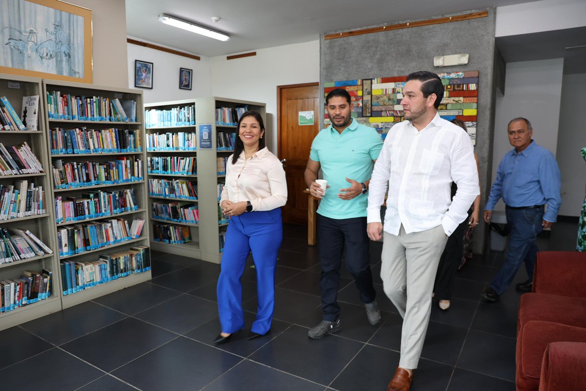 ¡Reunión productiva en la Biblioteca de Boquete con <a href="/jhonathanevega/">Jhonathan Vega</a> del Grupo de Amistad EE.UU.-Panamá! Conversamos sobre educación, comercio y lucha contra el narcotráfico. Bajo el liderazgo del presidente Trump, estamos construyendo una región más fuerte y próspera.