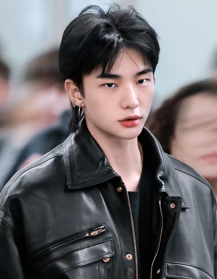 hyunjin pics tweet media