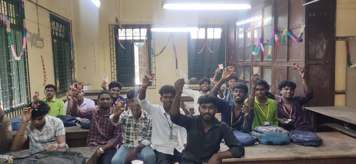 TamilnaduSfi's tweet image. மாவீரன் பகத்சிங் பிறந்த தினத்தை முன்னிட்டு செப் 22 அன்று தொடங்கிய உறுப்பினர் சேர்க்கை இயக்கம் மத்திய சென்னை மாவட்டத்தில் 17 கல்வி நிலையங்களில் நடைப்பெற்றது.

இந்திய மாணவர் சங்கம்
தமிழ்நாடு மாநில குழு
மத்திய சென்னை
#joinsfi #sfitn #studystruggle #banNep2020 #banNeet #banNta