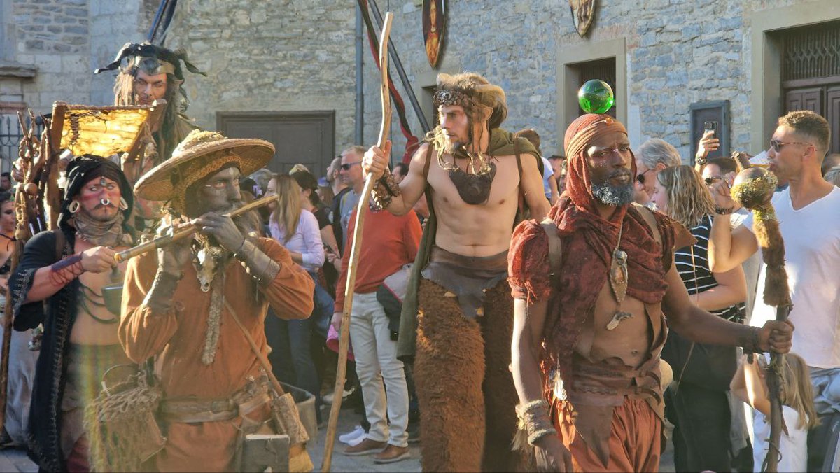 Erdi Aroko azokak Gasteizko Alde  Zaharreko kaleak hartu ditu! Gozatu!

Música, gastronomía y ambientazo en el Casco Viejo de Gasteiz durante este fin de semana. ¡A disfrutar!