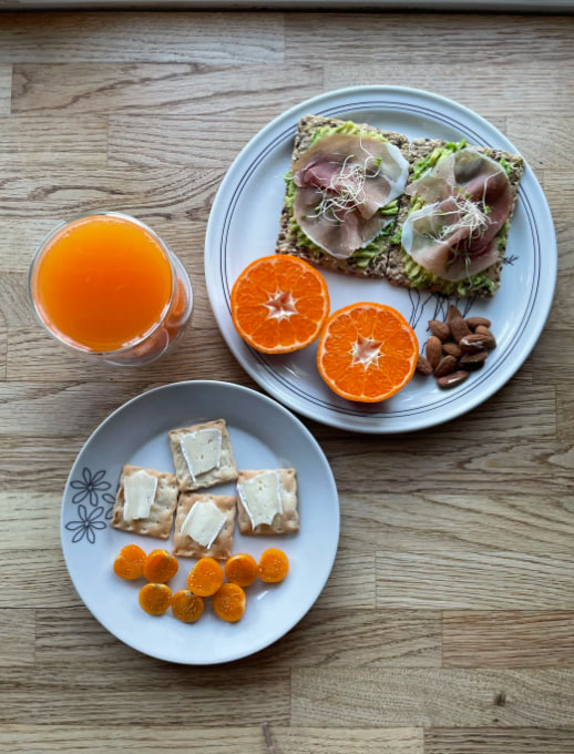 Paulobrunorego's tweet photo. Here are some pictures of the breakfasts I eat here in Montreal. What do you usually eat for breakfast? https://t.co/Kx7ou2QOsG