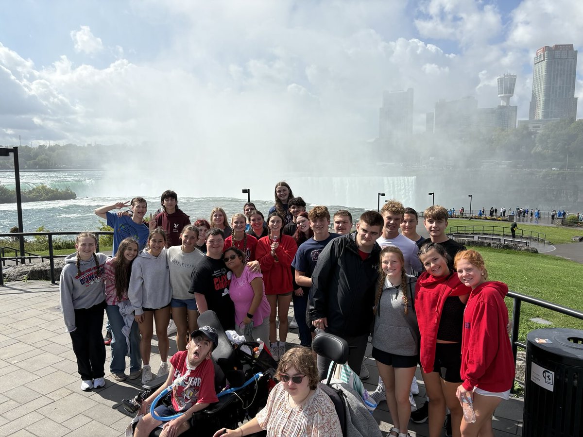sports_unified's tweet image. The Maid of the Mist was awesome, lunch was phenomenal but the time with Unified friends was Priceless!