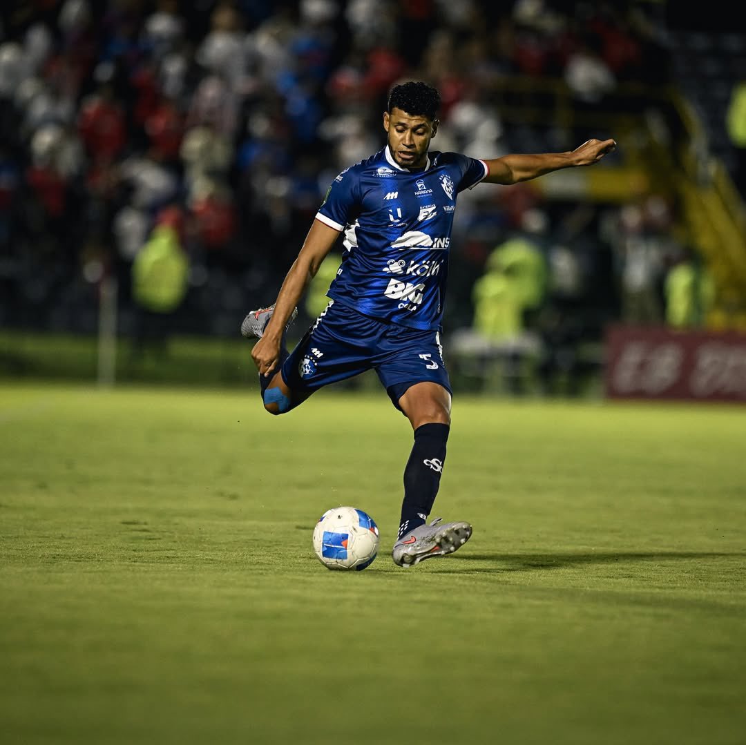 Marcelo Pereira en el Club Sport Cartaginés (rrss).