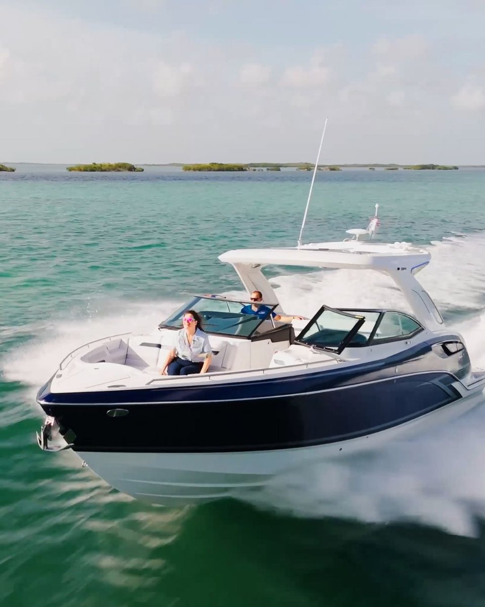 🔥 We’ve been waiting for this test. The all-new Formula 360 Crossover Bowrider (CBR) takes the helm as the heir to the hugely popular 350 CBR—and she’s every bit the evolution we hoped for.

Watch our full test &amp; equipment options on the 360 CBR!  🎬 ➡️ buff.ly/hR7t5Dm