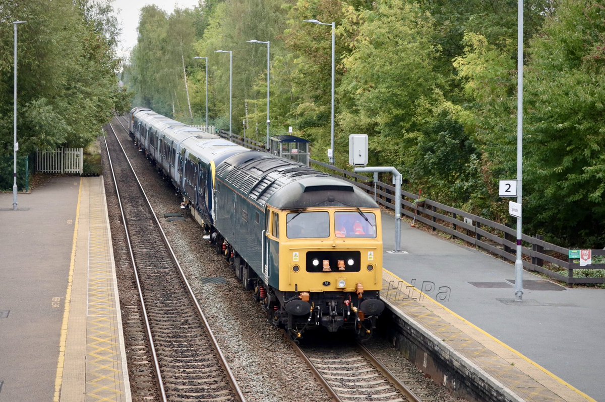 HiPa125's tweet image. GBRf #Class47 47727 ‘Edinburgh Castle/Caisteal Dhun Eidea’, with SWR #Class701 701501 in-tow, working 5Q12 0929 RIDC Melton &amp;gt; Derby Alstom Litchurch Lane through Spondon Station #MML