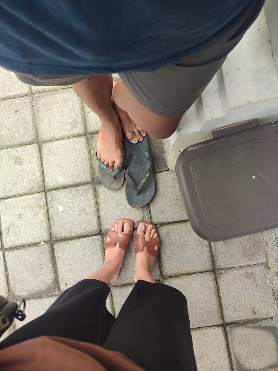 Aku iklas 😇
.
.
.
.
Yang halal halal saja 😇