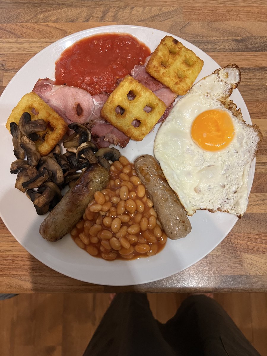 I know it’s teatime, but I fancy a fry up two rounds of toast to go with it 👌👍
