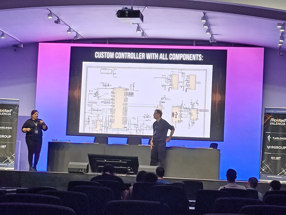 tesacu's tweet image. Con @constrainterror y @TaiksonTexas en @rootedcon, conociendo las últimas novedades en drones y sus usos.
Además, nos han enseñado (y "enganchado") a soldar.
Lo hemos pasado muy bien.
Gracias, chicos.
#RootedValencia2025