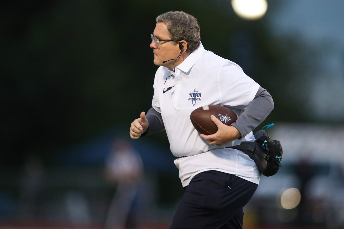 THE DREAM TEAM!

Happy National Equipment Mangers Appreciation Week Sam and Saadiq! Thanks for all the hard work you both do!
#titanpride⚔️