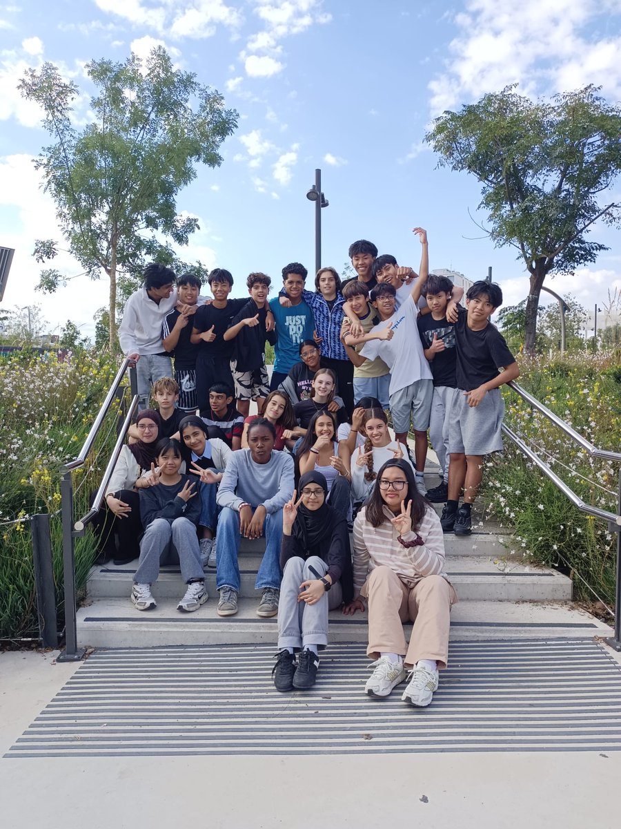 vedrunaangels's tweet image. Tutoria de principi de curs coneixent espais bonics de la ciutat @VedrunaCat #acompanyament #tutoria #secundària