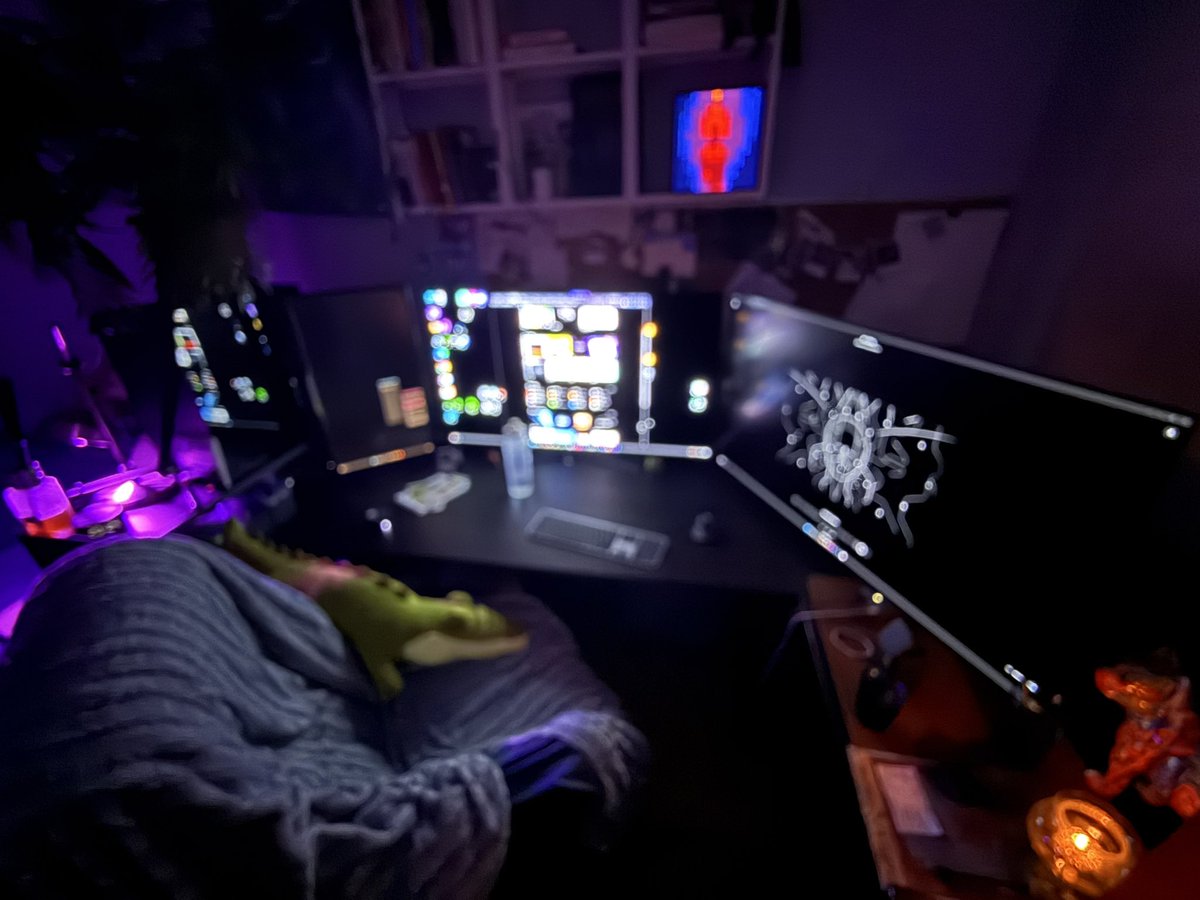 Cogit08's tweet photo. My workplace👾 show yours! https://t.co/5O4wufFsvm