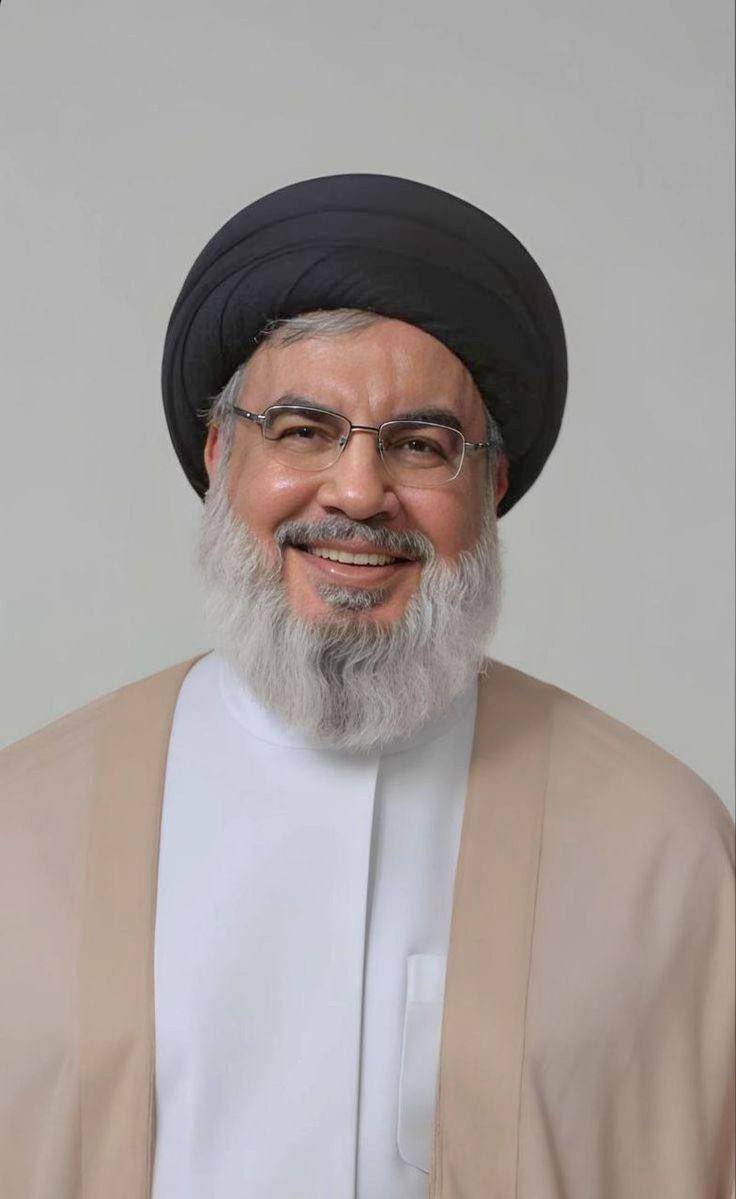 النصر واضح ينصر اللّٰه وبدلاك
محاك الخصم كل ظنه وبدلاك
العمر لو جان يتبدّل وابدلاك  
بعمري ، ودونك اتقدم ضحيه.

 #سيد_المقاومة