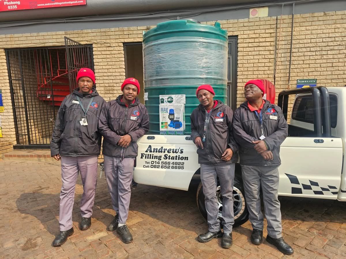 SBmatters_za's tweet image. Meet Ofentse Senne the owner of Andrews Filling Station - a 100% black-owned filling station based in Rustenburg with 31 employees. 🙌🏿