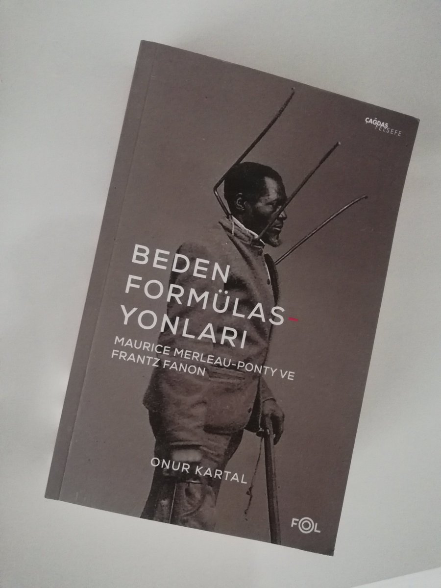 Zehra Ağırman (@agirmn_zehra) on Twitter photo bedeni felsefi, estetik ve siyasal olarak düşünmeye çağıran, Merleau-Ponty'nin "ben bedenimim" önermesinden Fanon'un "ben dünyayım" çığlığına uzanan bir yolculuk.
hem de <a href="/Onur_Kartal_/">Onur Kartal</a> hoca yazmış. elbette okuyacağız. bedeni felsefi, estetik ve siyasal olarak düşünmeye çağıran, Merleau-Ponty'nin "ben bedenimim" önermesinden Fanon'un "ben dünyayım" çığlığına uzanan bir yolculuk.
hem de <a href="/Onur_Kartal_/">Onur Kartal</a> hoca yazmış. elbette okuyacağız.