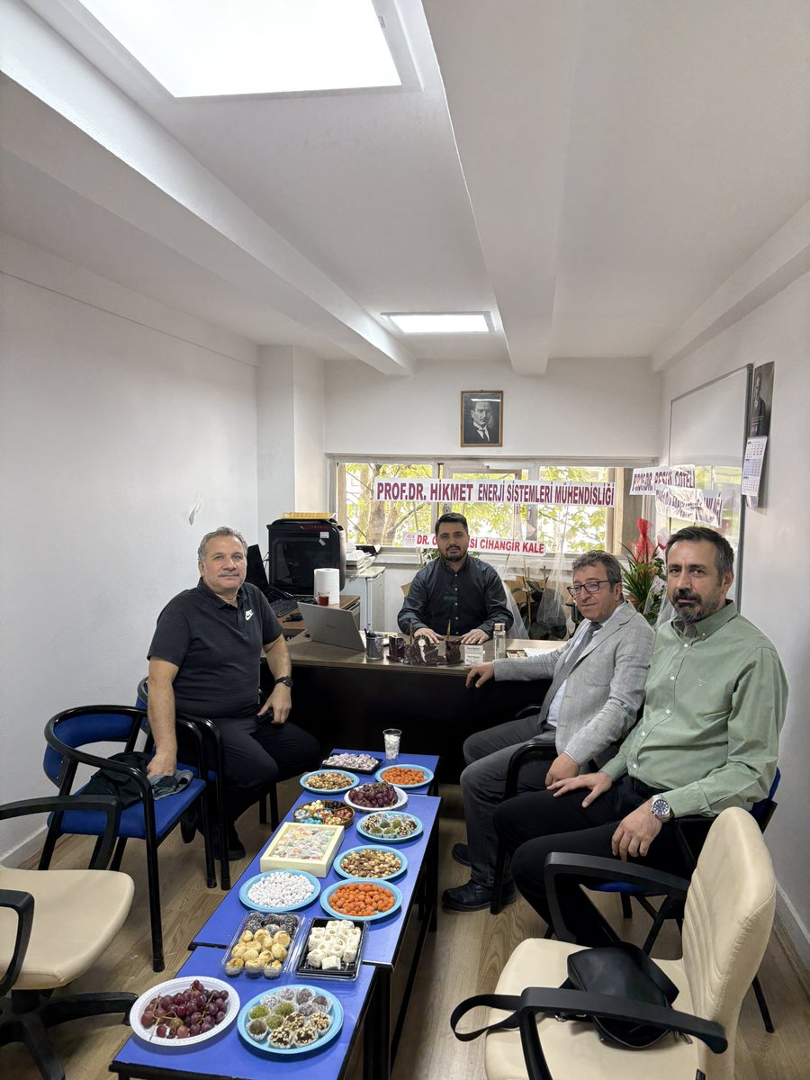 Enerji Sistemleri Mühendisliği Bölümümüze 10 yıldan fazla bir süredir Arş. Gör. olarak hizmet eden değerli kardeşim Fatih ÜNAL’ın Dr.Öğr.Üyesi olarak atanmasından dolayı hayırlı olsun ziyaretimiz.  <a href="/fu_teknoloji/">Fırat Üniversitesi Teknoloji Fakültesi</a> <a href="/firatresmihesap/">Fırat Üniversitesi</a>