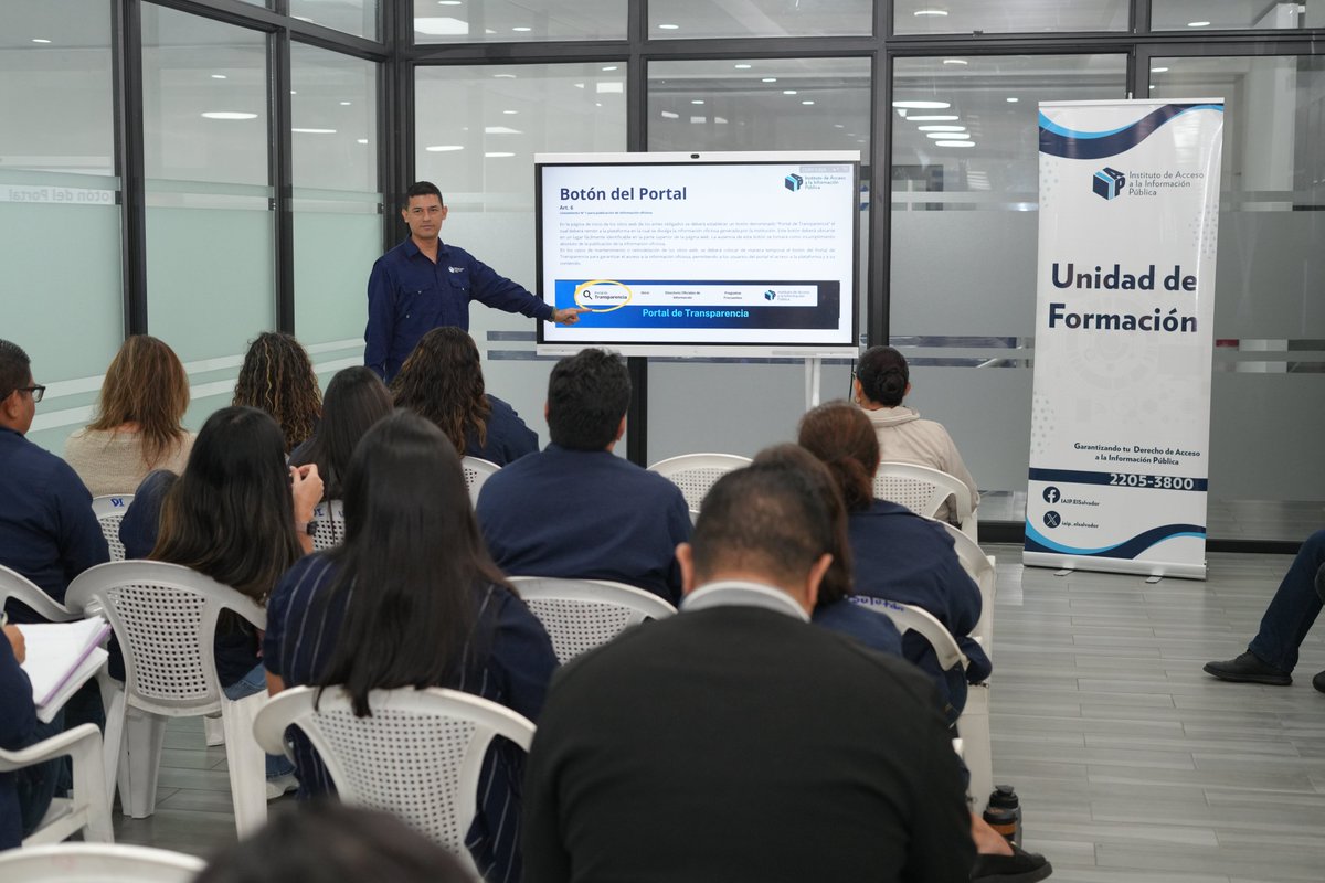 iaip_elsalvador's tweet image. El IAIP impartió una capacitación sobre Clasificación de la Información a servidores públicos de la Dirección de Integración @integracionsv, fortaleciendo sus capacidades para garantizar una gestión transparente y acorde a la #LAIP.