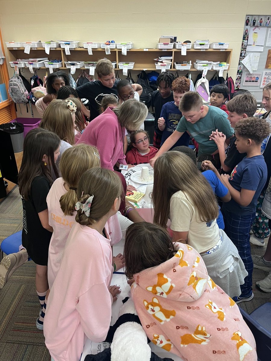 Wilson Hill Elem (@wilsonhillelem) on Twitter photo Learning about Integrity with Grandma Julie through Circle of Grandparents! 
<a href="/wcsdistrict/">Worthington Schools</a> 
#ItsWorthIt Learning about Integrity with Grandma Julie through Circle of Grandparents! 
<a href="/wcsdistrict/">Worthington Schools</a> 
#ItsWorthIt