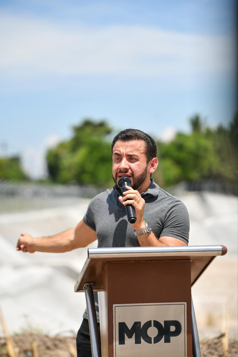 Ministerio de Obras Públicas (@obraspublicassv) on Twitter photo “Adicional a eso, se está construyendo un CUBO en este lugar. Un proyecto que esperamos muy pronto se pueda culminar”, Ministro <a href="/RomeoHerrera1/">Romeo Rodríguez 🇸🇻</a>. “Adicional a eso, se está construyendo un CUBO en este lugar. Un proyecto que esperamos muy pronto se pueda culminar”, Ministro <a href="/RomeoHerrera1/">Romeo Rodríguez 🇸🇻</a>.