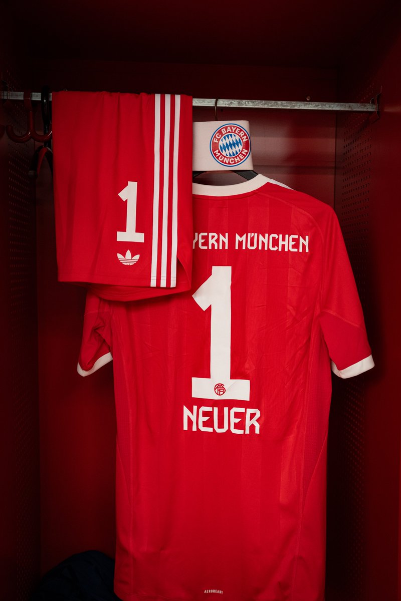 Manuel Neuer will play in the third goalkeeper kit 🔴⚪
