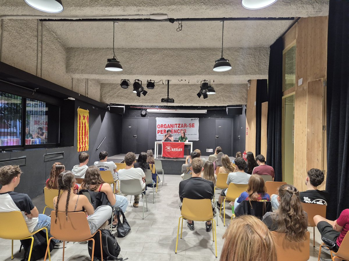 🔴 Organitzar-se per vèncer  🔴

Presentem el nostre projecte polític de cara a aquest curs per al moviment popular i juvenil del barri. 💥