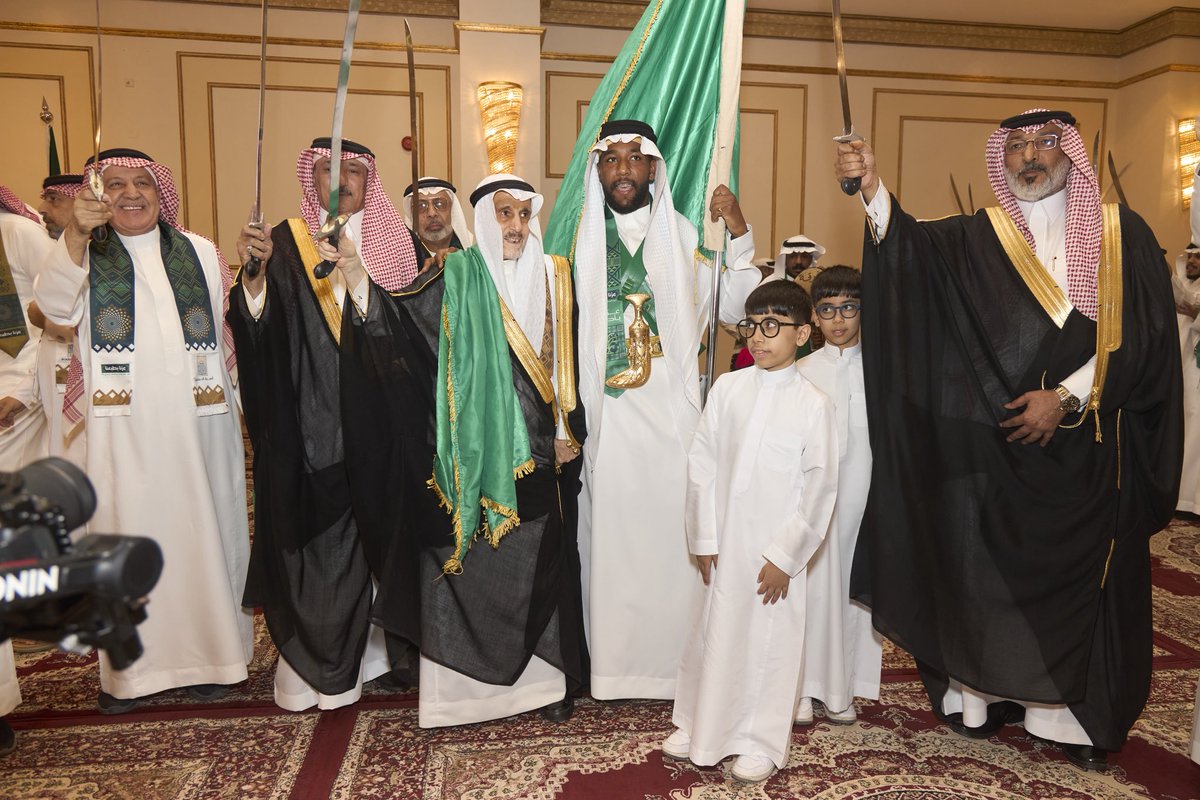AlmulhimEB's tweet photo. | حفل أسرة آل ملحم باليوم الوطني السعودي ٩٥ 🇸🇦| :

وقد تضمن الحفل عرض حكاية وطن و زواية بصمة فخر  بالإضافة إلى العرضة السعودية 🇸🇦 https://t.co/OLVyjvhl6h