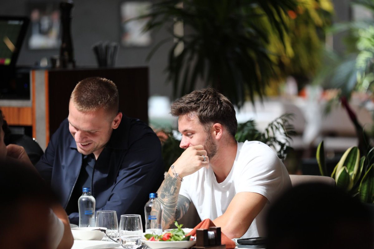 Kocaeli Valimiz Sayın İlhami Aktaş, Kocaeli Büyükşehir Belediye Başkanımız Doç. Dr. Sayın Tahir Büyükakın, Kulüp Başkanımız Recep Durul, yönetim kurulu üyelerimiz, Teknik Direktörümüz Selçuk İnan, teknik ekibimiz ve futbolcularımız, birlik beraberlik ve kaynaşma yemeğinde bir