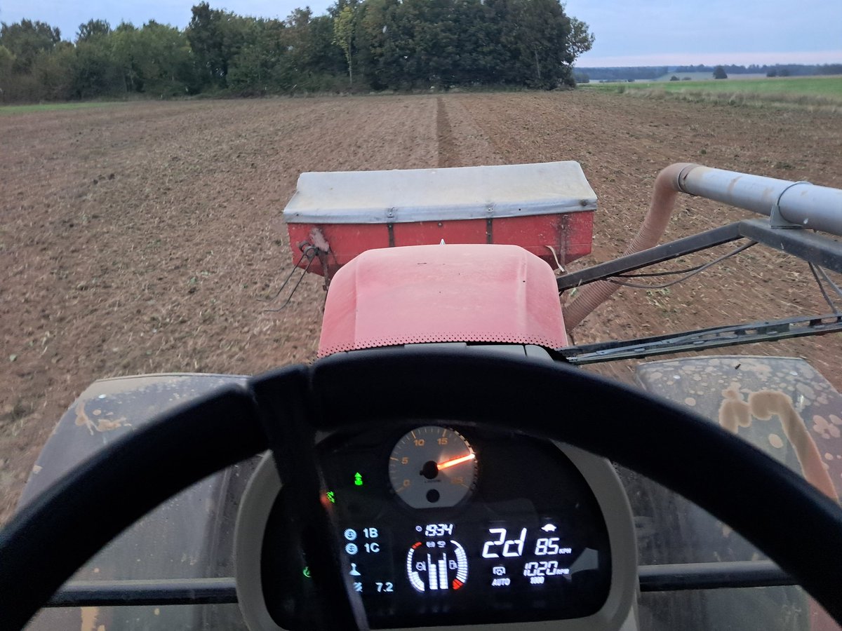 Sympa d'écouter ce petit podcast de <a href="/lel_media/">Les Électrons Libres</a> sur l'agriculture alors que tu es encore dans les champs pour semer un méteil qui sera récolté au printemps afin de nourrir les génisses pendant l'hiver 2026/27