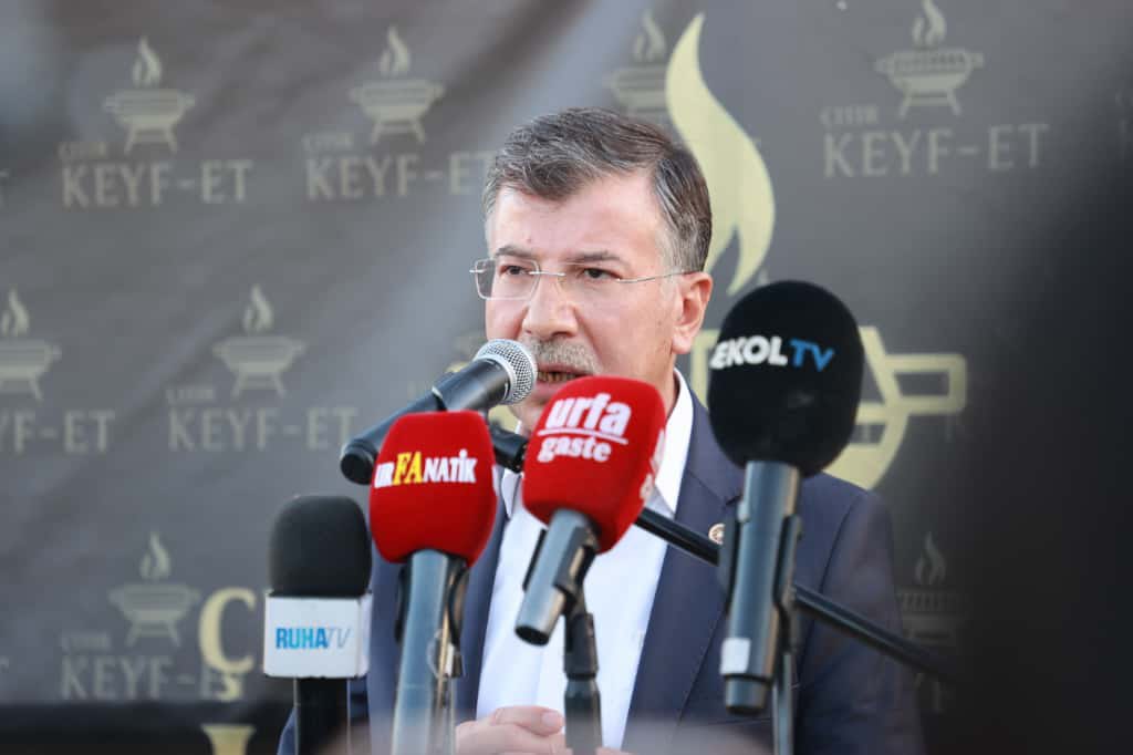 İş insanı Levent Kama ve ortaklarının açtığı Çıtır Keyf-et Lokantasının açılışına katıldık.
İlçemize kazandırılan bu güzel mekânın hayırlı olmasını diliyor, bereketli kazançlar temenni ediyorum.