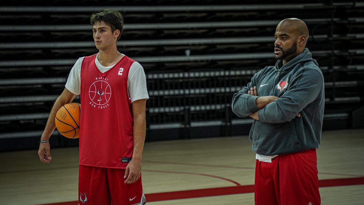 MaristMBB's tweet image. No shortcuts. Only work. 🦊🚧