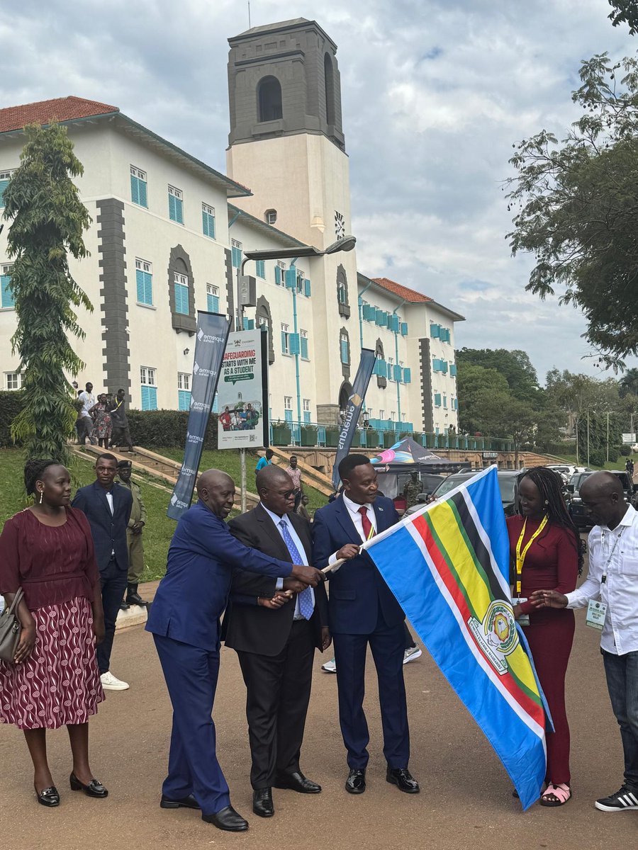 Joined my colleague the Ambassador of Tanzania to Uganda in flagging of the "Twende setu Butiama 3025 Pilgrimage " at Makerere University freedom freedom Square.
The Pilgrimage is done once every year as a celebration of Mwalimu Julius Nyerere's birth and also in commemoration of