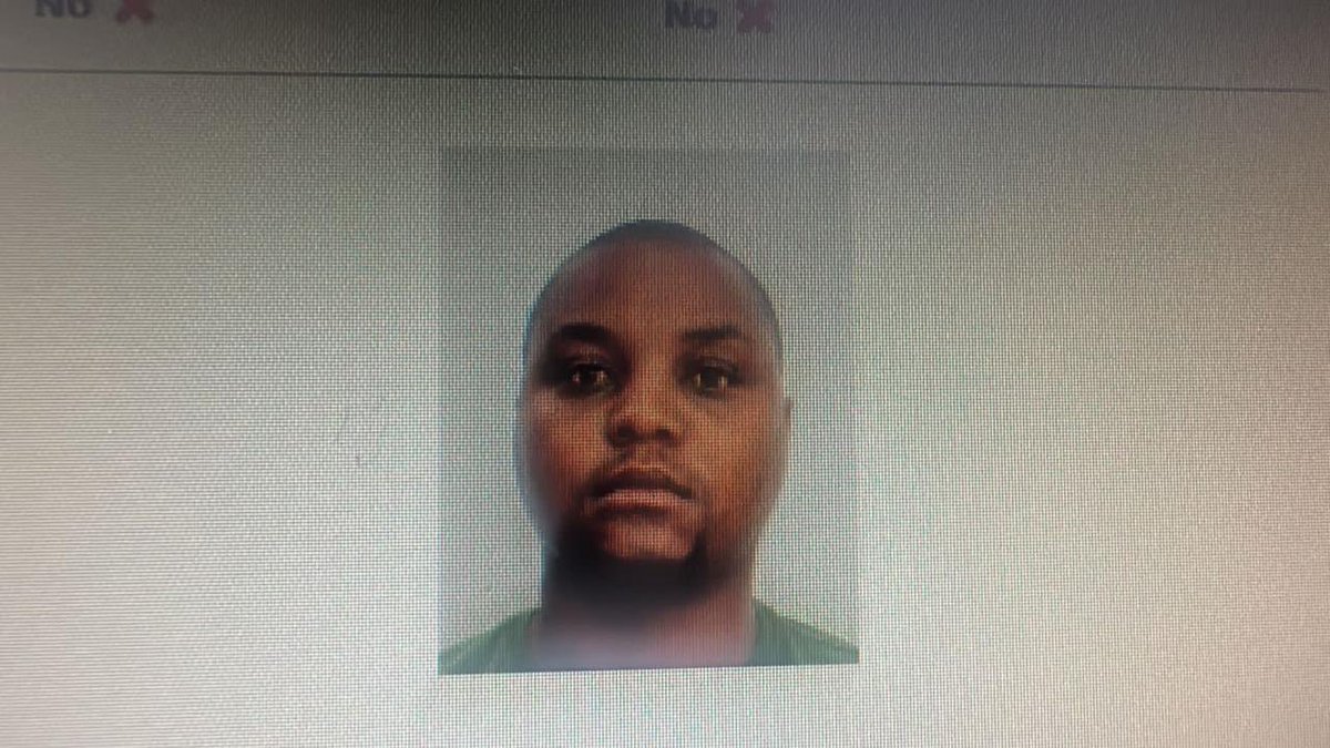 MahTrevour's tweet photo. You know @goolammv is correct jhb is leaderless . After years of hijacking and robberies Daniel Sekgobelahas been arrested arrested at Jabulani Soweto, after a house robbery and shootout with Police officers of Naledi Police Station. Watch the system mess it up !!!!! https://t.co/43Cb1YrVur