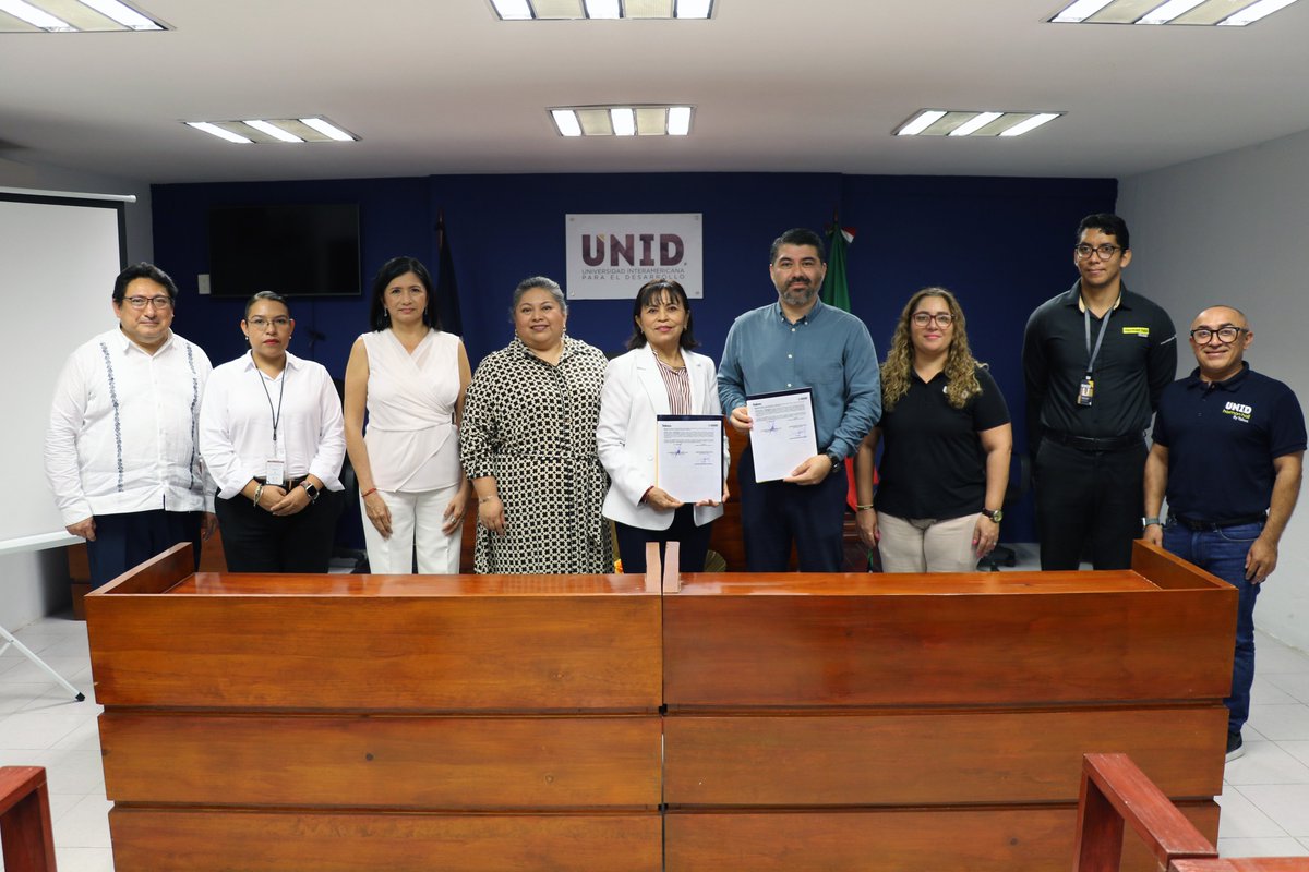 TJAAQRoo's tweet photo. Firman @TJAAQRoo  y @RedUNID Campus Chetumal convenio para impulsar la formación práctica de estudiantes. Acto realizado por la Magistrada Presidenta del TJAAQROO, la Dra. Minerva Maribel Moreno Cruz, y el Lic. Walter Antonio Rincón Rincón, Rector de la UNID Campus Chetumal. https://t.co/zHKhH9nBG8