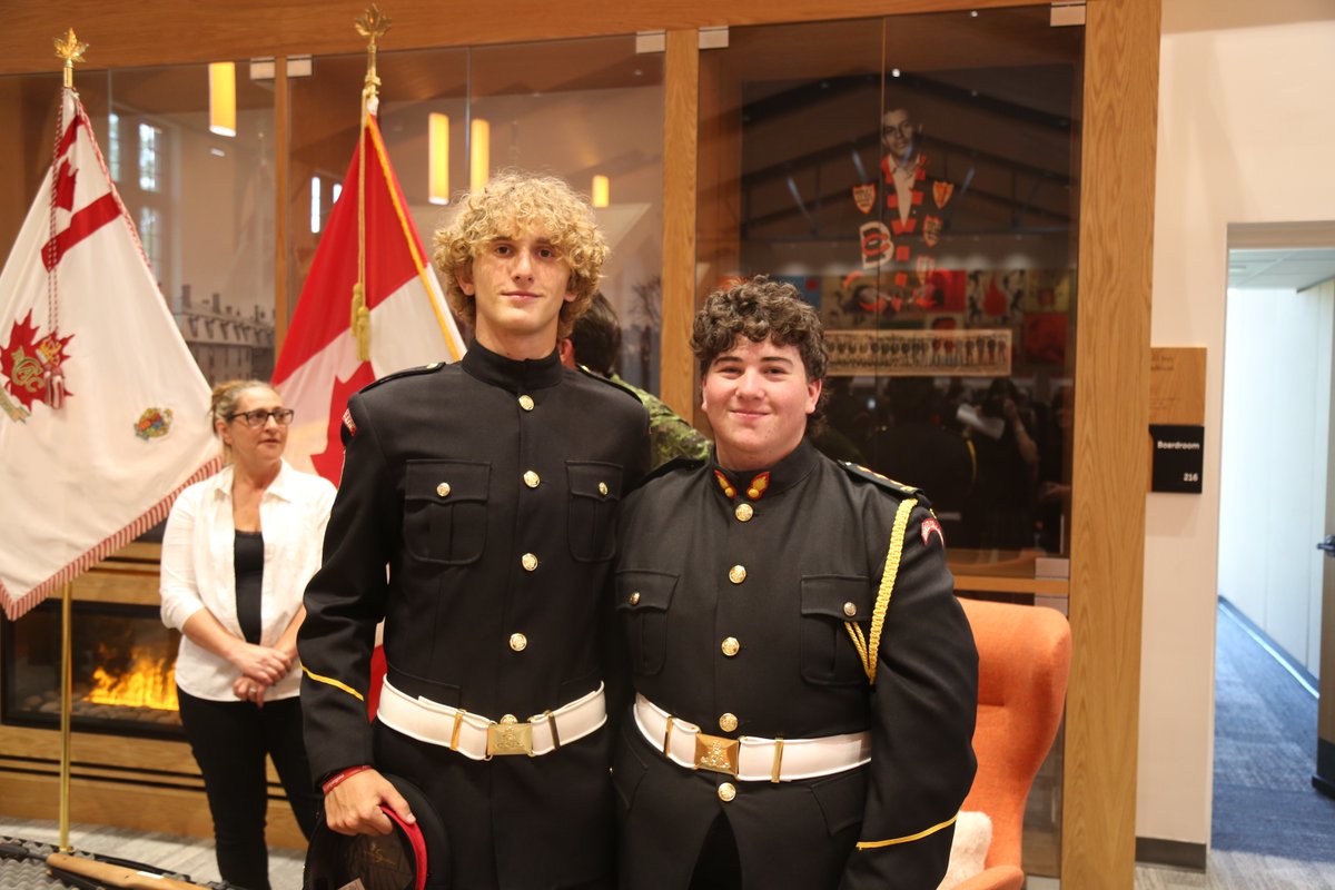 Recently, we hosted our Upper School Co-curricular Fair, and students had the opportunity to speak with faculty and student club leaders about various minor clubs to find the right fit for them this school year.