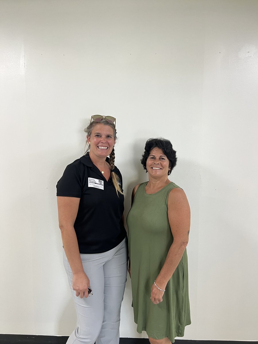 VermontVirtual's tweet image. Our director, Ashley Newton, had a great time visiting U-32 today! She even had the chance to catch up with Bonnie Gadapee, a VTVLC partner teacher based at U-32! #VTed