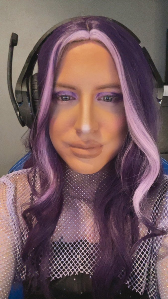 It’s been a HOT minute! But Auntie Barbara has returned! 

Live on the Purple Channel! 

Twitch.tv/aunt_barbs