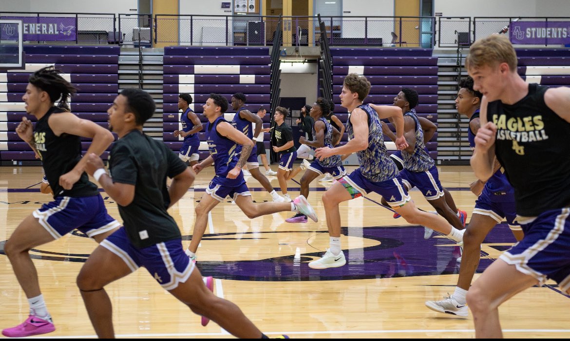 TylerBredehoeft's tweet photo. Happy Friday, you guys! 

#AvilaFrist /// #AUEagles https://t.co/bl7RMmtWC5