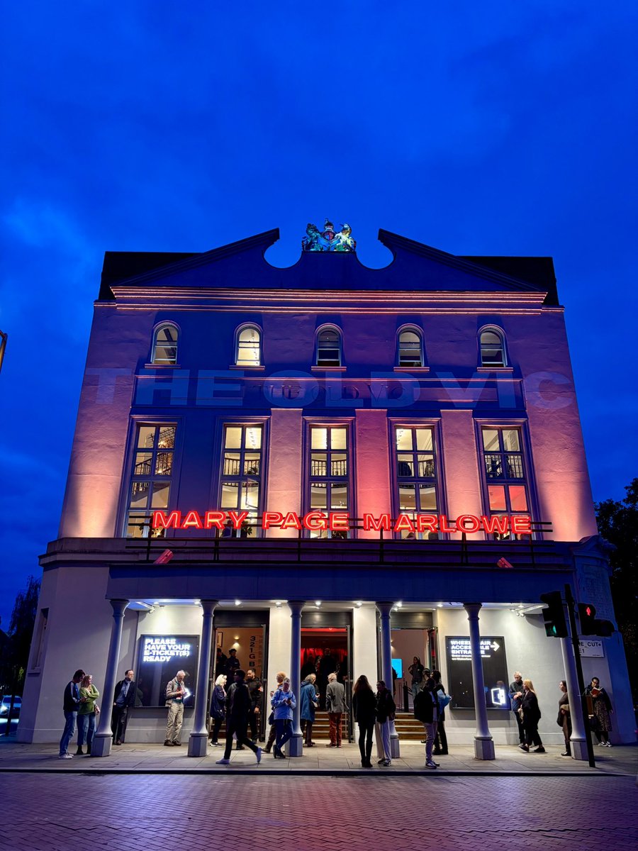 An evening of theatre. 

At the <a href="/oldvictheatre/">The Old Vic</a> to see Susan Sarandon and Andrea Riseborough star in Pulitzer Prize-winning playwright Tracy Letts’ Mary Page Marlow. 

Looking forward to this one.

#PWCPreviews #PWC