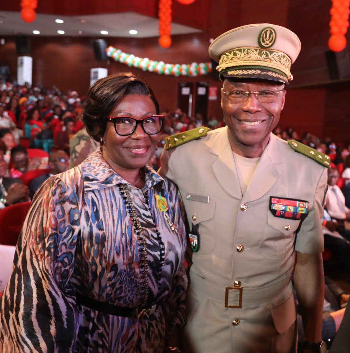 Le Trésor Public a célébré ses 62 ans ce 25 sept. à la salle Lougah François (Palais de la Culture).
 Des agents distingués pour leur engagement &amp; valeurs.
 DG Ahoussi Arthur A. Pascal : « La CI doit s’appuyer sur son capital humain ».

facebook.com/share/p/191pph…