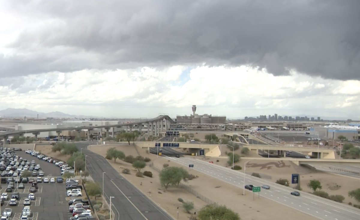 abc15's tweet photo. JUST IN: Phoenix Sky Harbor has issued a ground stop for departures due to thunderstorms in the area. Click here for live weather updates impacting the Valley.

LIVE UPDATES: https://t.co/v4FAt571ps https://t.co/TMTbU1vpqX