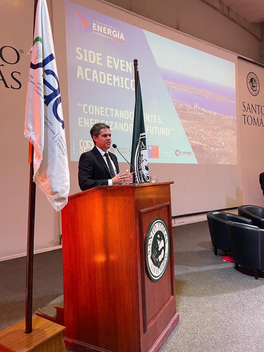 Se realizó el evento académico “Conectando Mentes, Energizando el Futuro” de <a href="/OLADEORG/">OLADE</a> en La Serena. ⚡️🌎

Un espacio que reúne a autoridades, académicos y expertos del sector para reflexionar sobre formación profesional en la transición energética de América Latina y el Caribe.