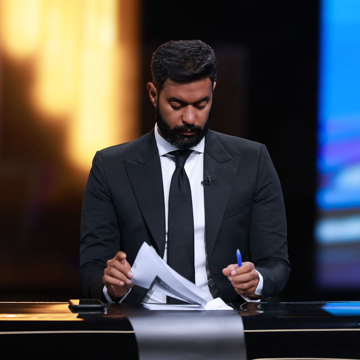 الحقيقة هي الدواء المُرّ لهذا السبب لا يستطيع الكثيرون تناوله

شكرا علي العليوه 

شكرا على صدقك و ثباتك على كلمة الحق 

<a href="/AliAlAliwa/">علي العليوة</a>