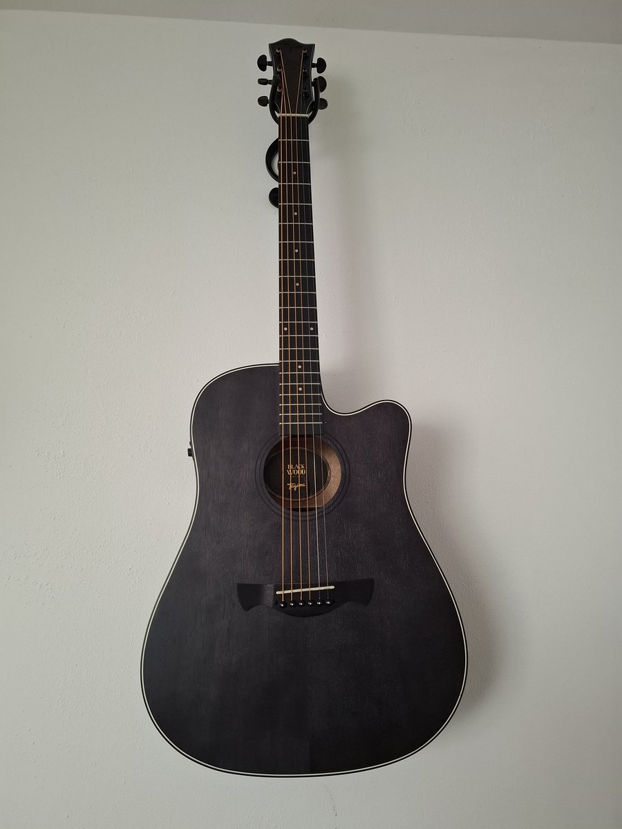 sem condições galera esse violão é muito bonito