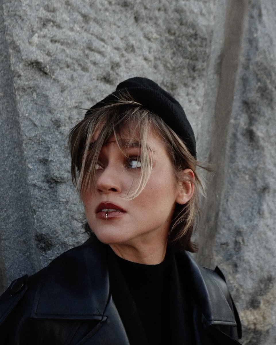 — детка, нам пожить ещё надо. —