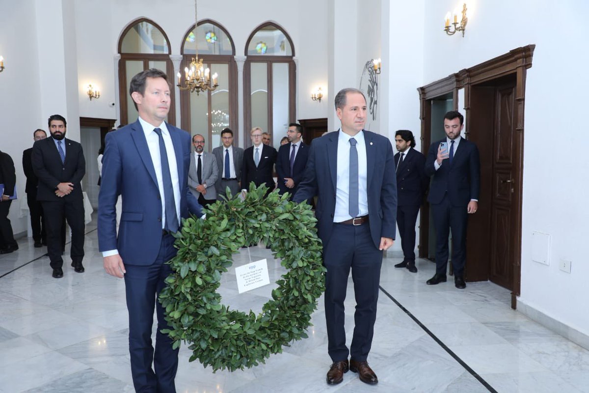 لقاء وفد من حزب الشعب الأوروبي - EPP: لدعم رئيسي الجمهورية والحكومة في مسار بناء الدولة

kataeb.org/articles/sl-20…
