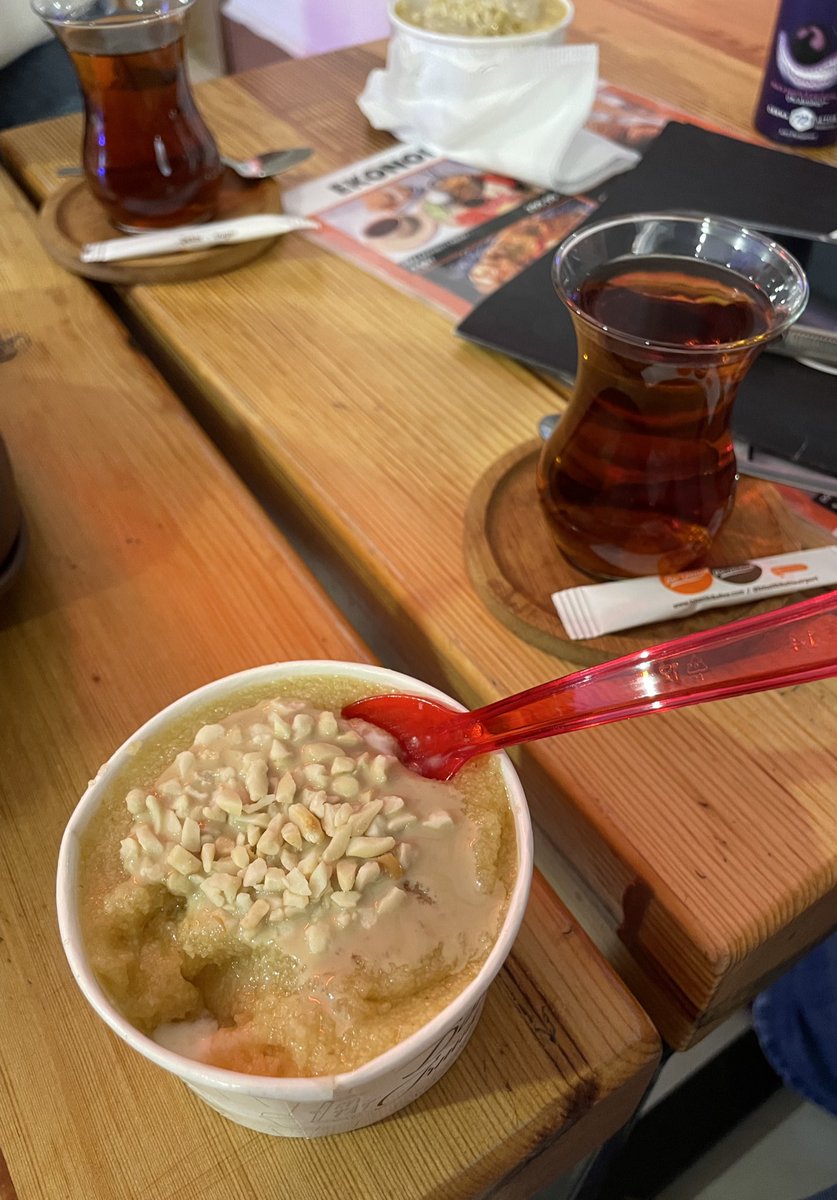 fav tatlilarda ilk 5’te mesela sıcak irmik ve içinde soguk dondurma olunca 🥰