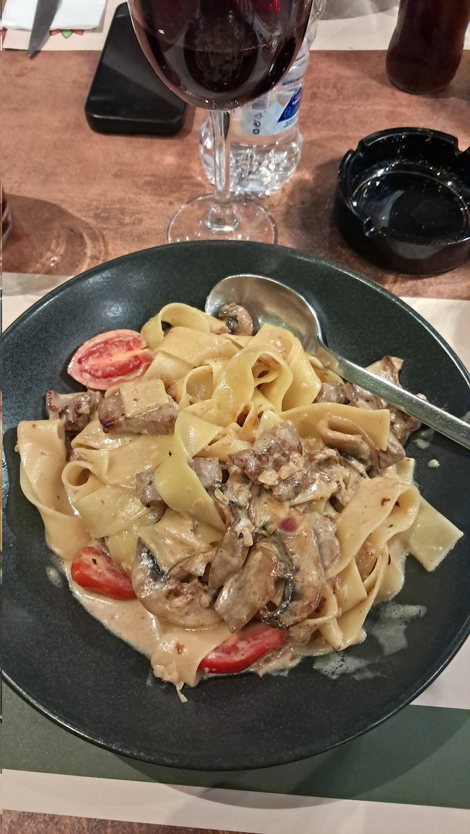 Lottos biffpasta knulla mig i mun 👌