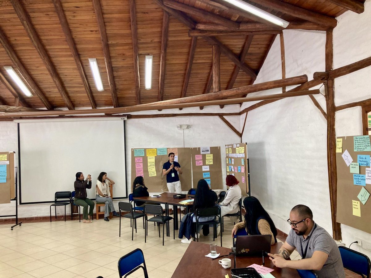 🌎📖 En Quito se realizó el 1er taller regional sobre pérdidas y daños por #CambioClimático (4-5 sept). 

Se abordaron el análisis de impactos, reconocer vínculos con el clima y diseñar rutas de adaptación y recuperación.

🤝 Se dió gracias al liderazgo de <a href="/EcuadorMAE/">Ministerio de Ambiente y Energía</a> <a href="/AgendaCAF/">CAF</a>